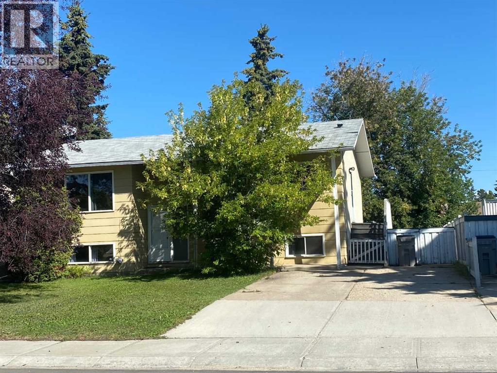 Photo 1 of 9812 83 Avenue, Grande Prairie AB