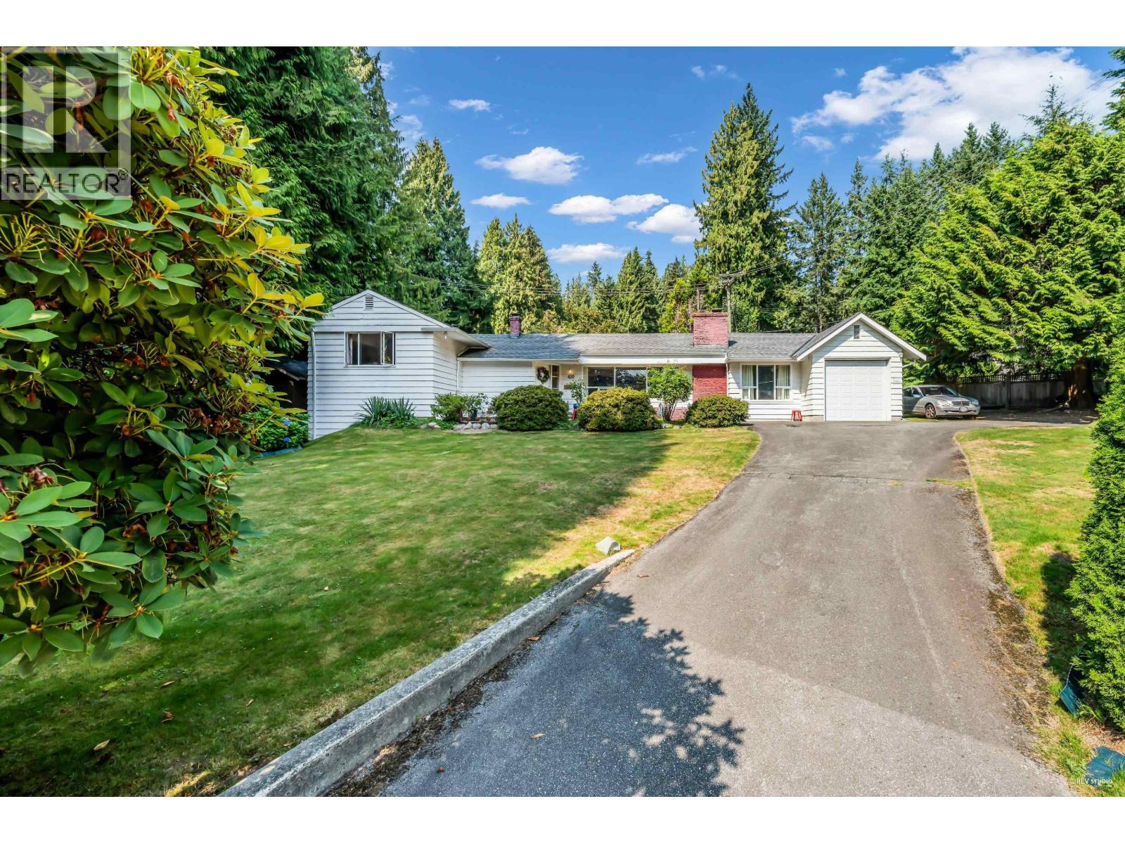 Photo 1 of 410 Hadden Drive, West Vancouver BC