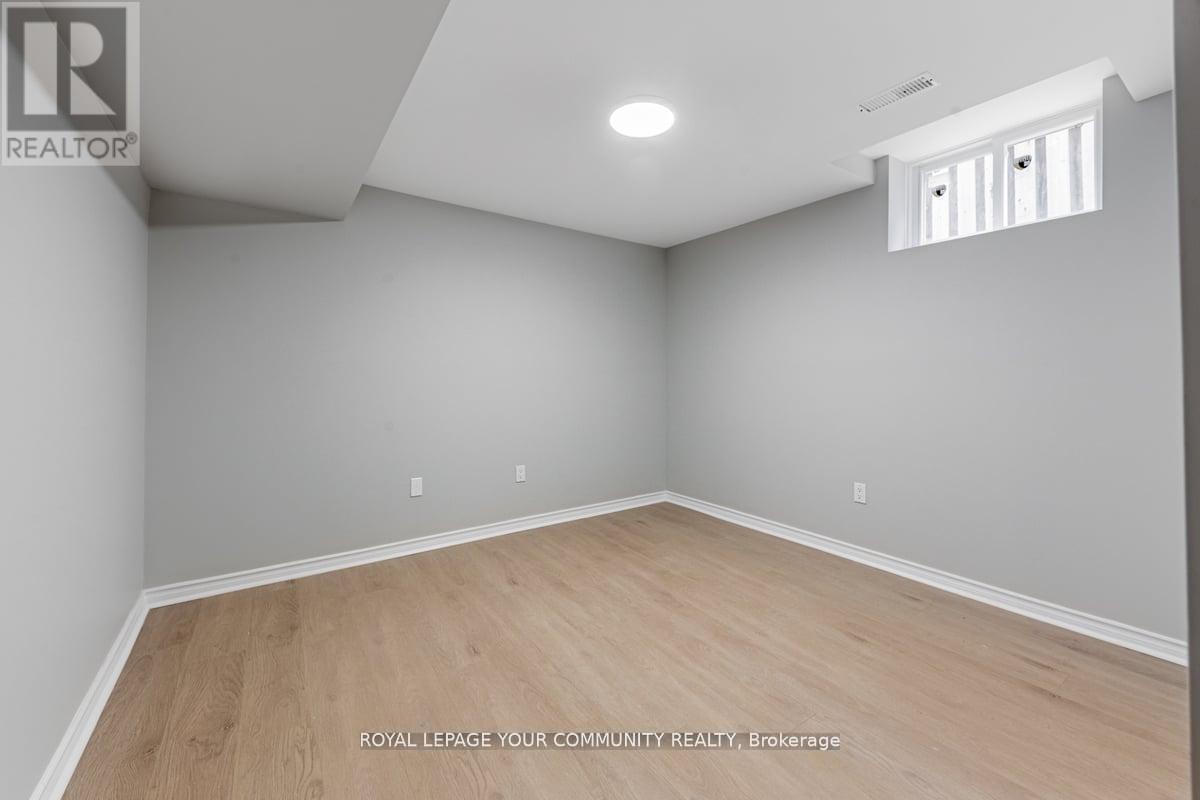 Photo 11 of Bsmnt 35 Cedarhurst Drive, Richmond Hill ON