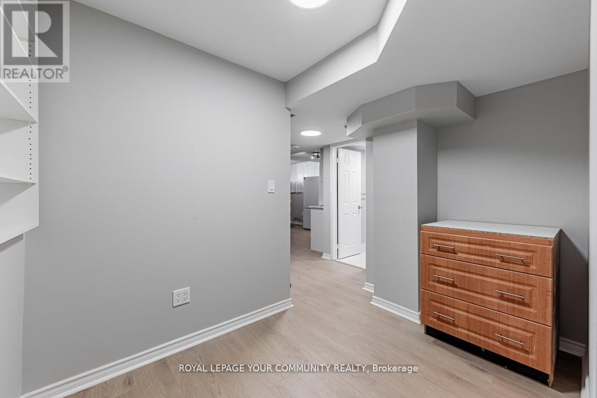 Photo 13 of Bsmnt 35 Cedarhurst Drive, Richmond Hill ON