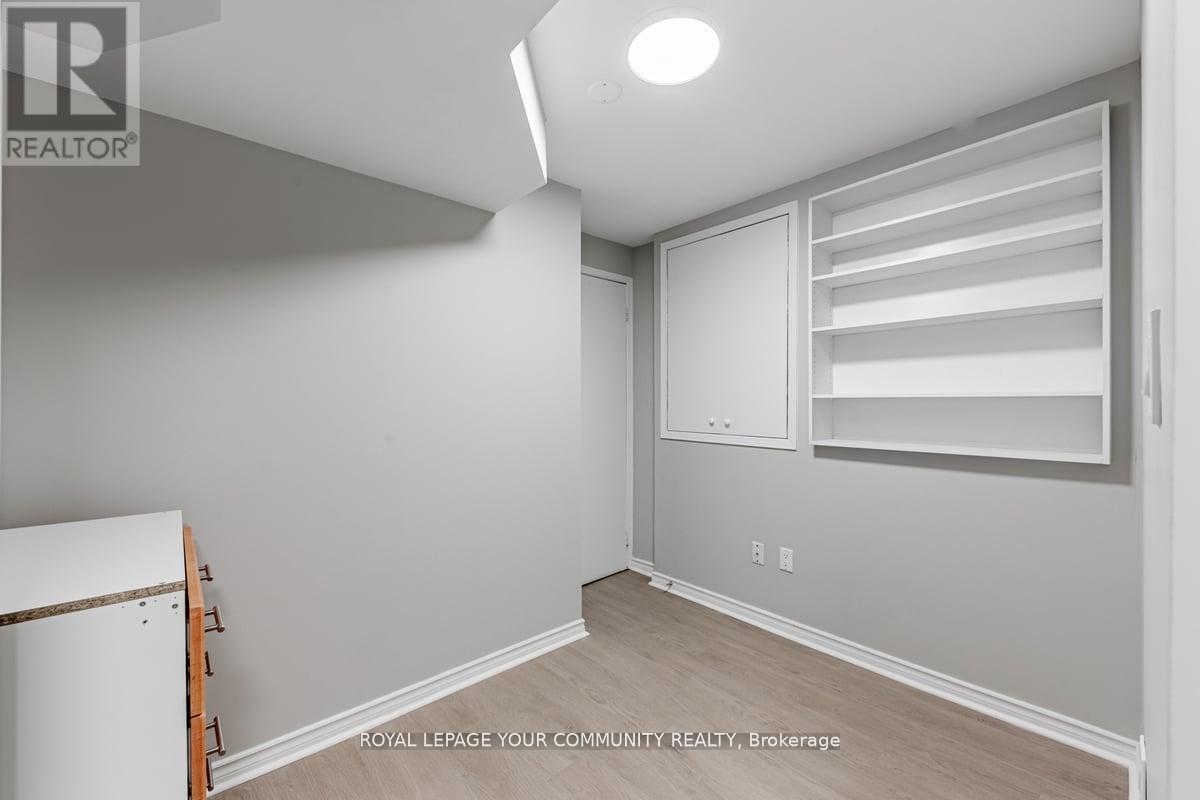Photo 14 of Bsmnt 35 Cedarhurst Drive, Richmond Hill ON