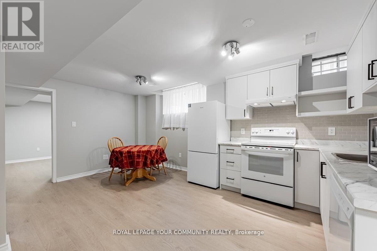 Photo 2 of Bsmnt 35 Cedarhurst Drive, Richmond Hill ON