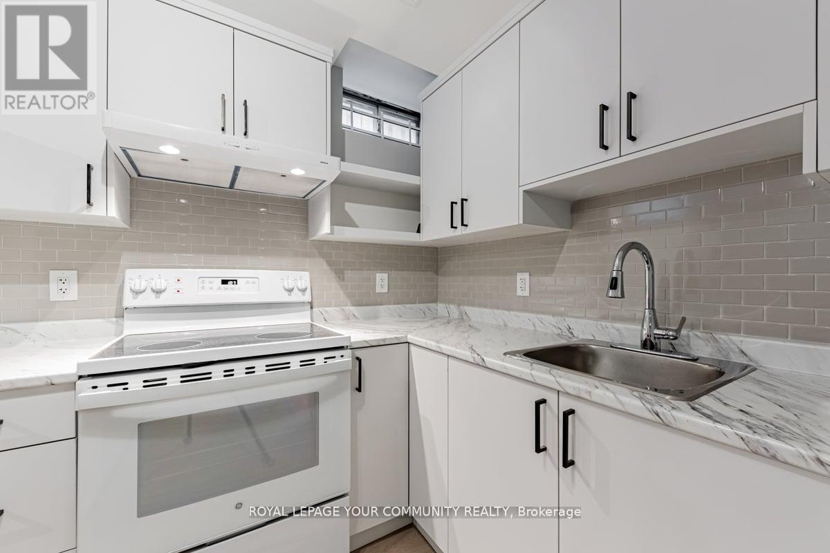 Photo 3 of Bsmnt 35 Cedarhurst Drive, Richmond Hill ON