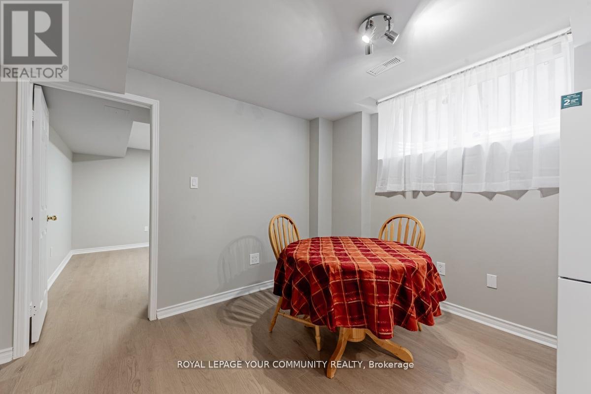 Photo 5 of Bsmnt 35 Cedarhurst Drive, Richmond Hill ON