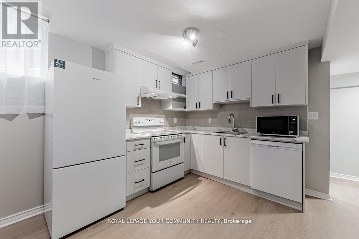 Photo 6 of Bsmnt 35 Cedarhurst Drive, Richmond Hill ON
