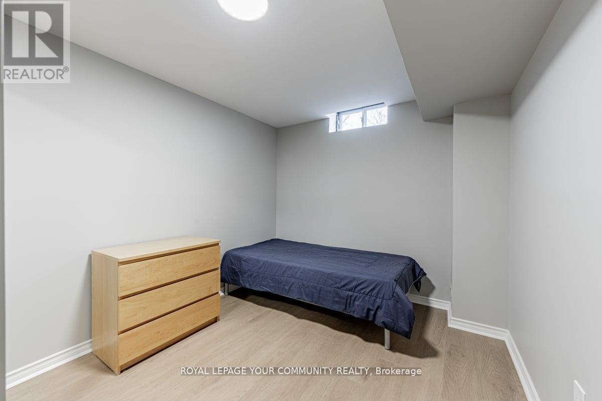Photo 8 of Bsmnt 35 Cedarhurst Drive, Richmond Hill ON