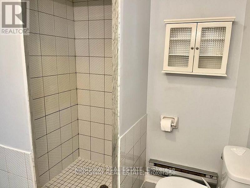 Photo 27 of 325 Salisbury Lane, Newmarket ON