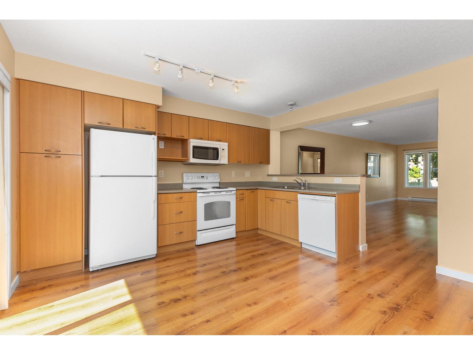 Photo 3 of 20 4401 Blauson Boulevard, Abbotsford BC