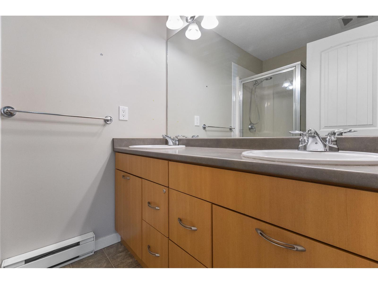 Photo 18 of 20 4401 Blauson Boulevard, Abbotsford BC