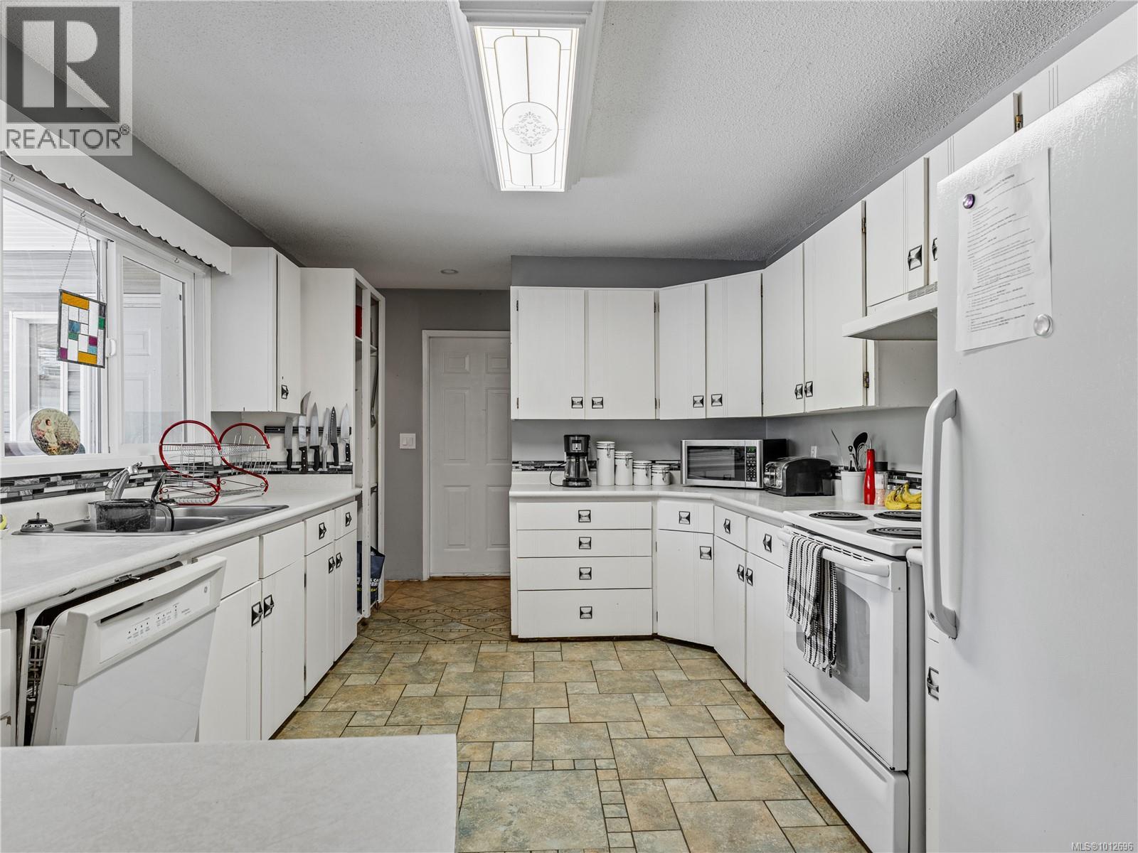 1546 GRANDOM PL - 10