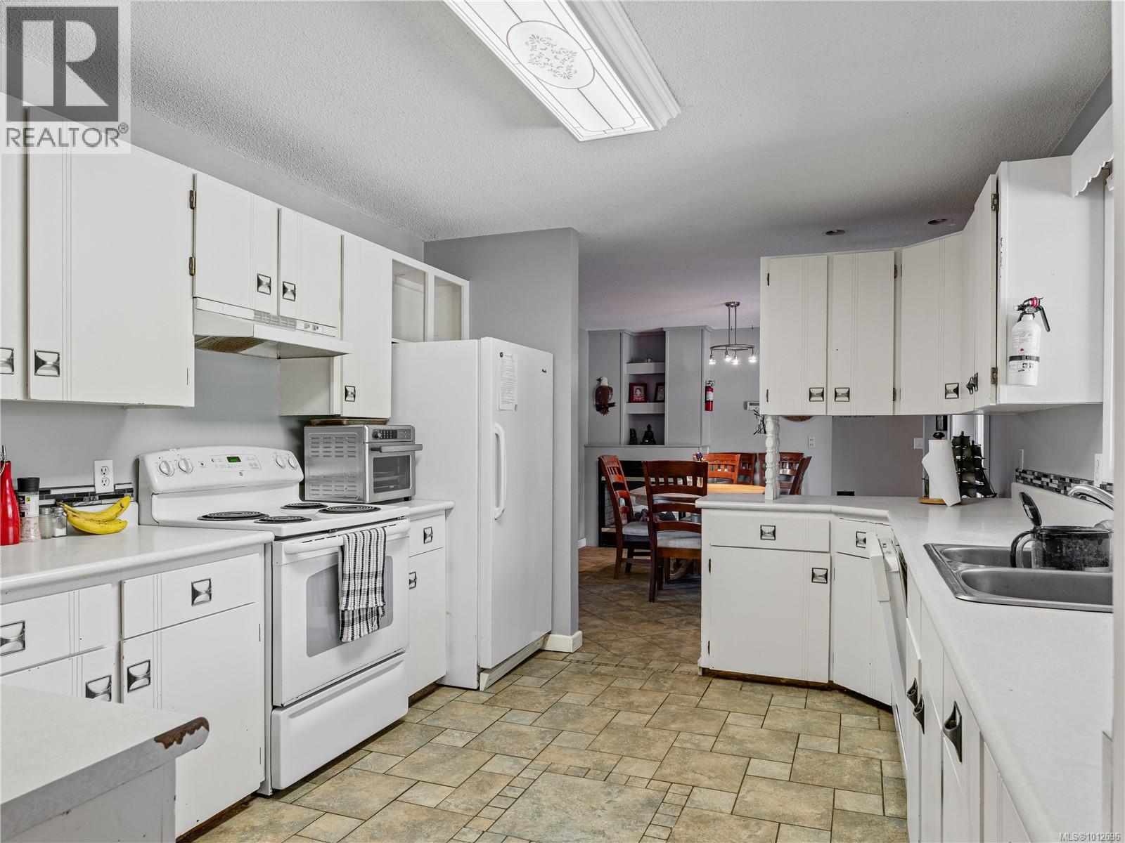 1546 GRANDOM PL - 11