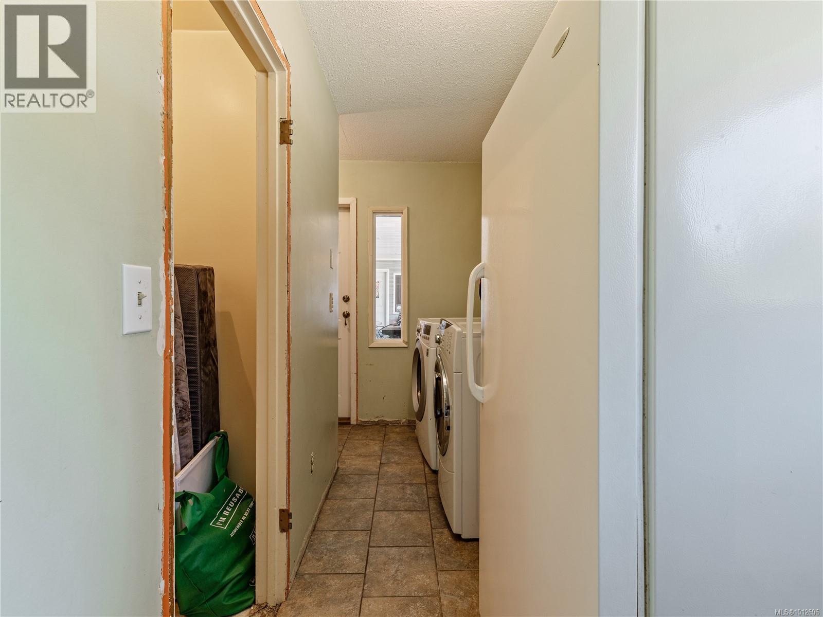 1546 GRANDOM PL - 24