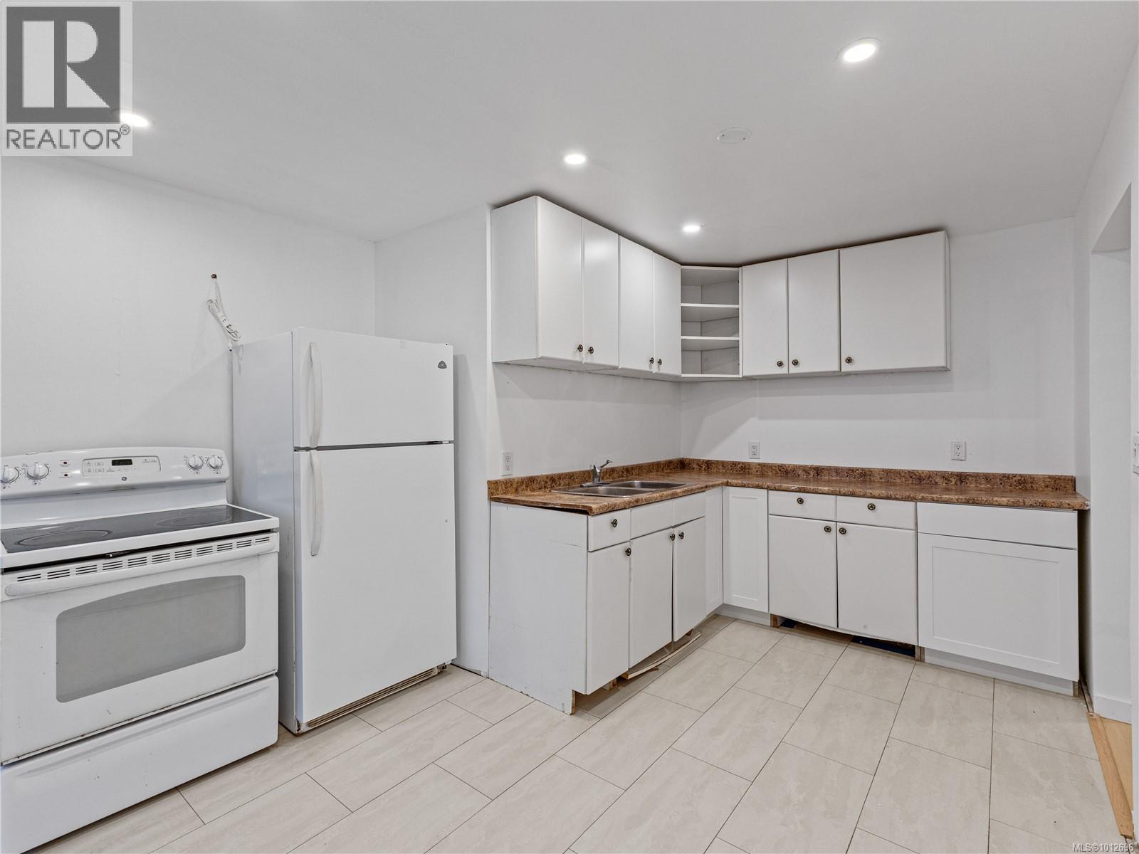 1546 GRANDOM PL - 34