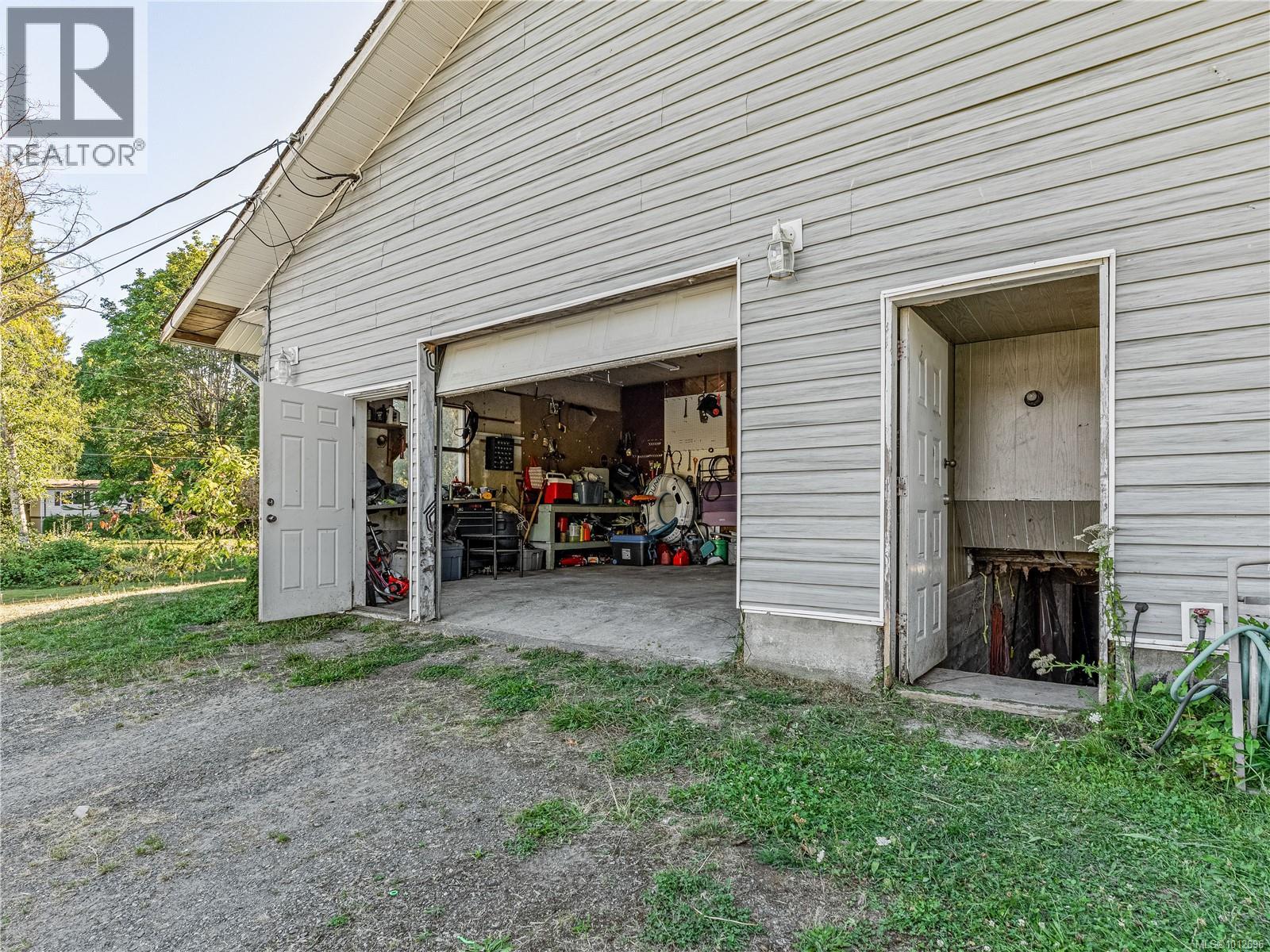 1546 GRANDOM PL - 68