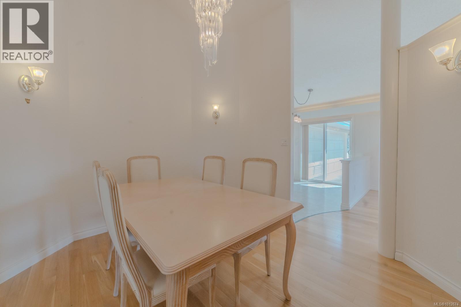 Photo 10 of 5949 Jaynes Rd, Duncan BC