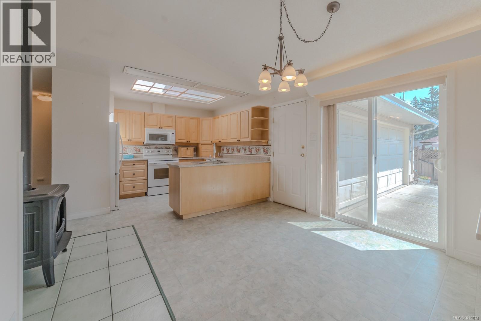 Photo 5 of 5949 Jaynes Rd, Duncan BC