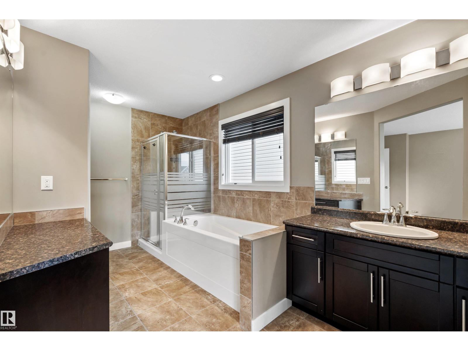 Photo 18 of 988 175 St Sw, Edmonton AB