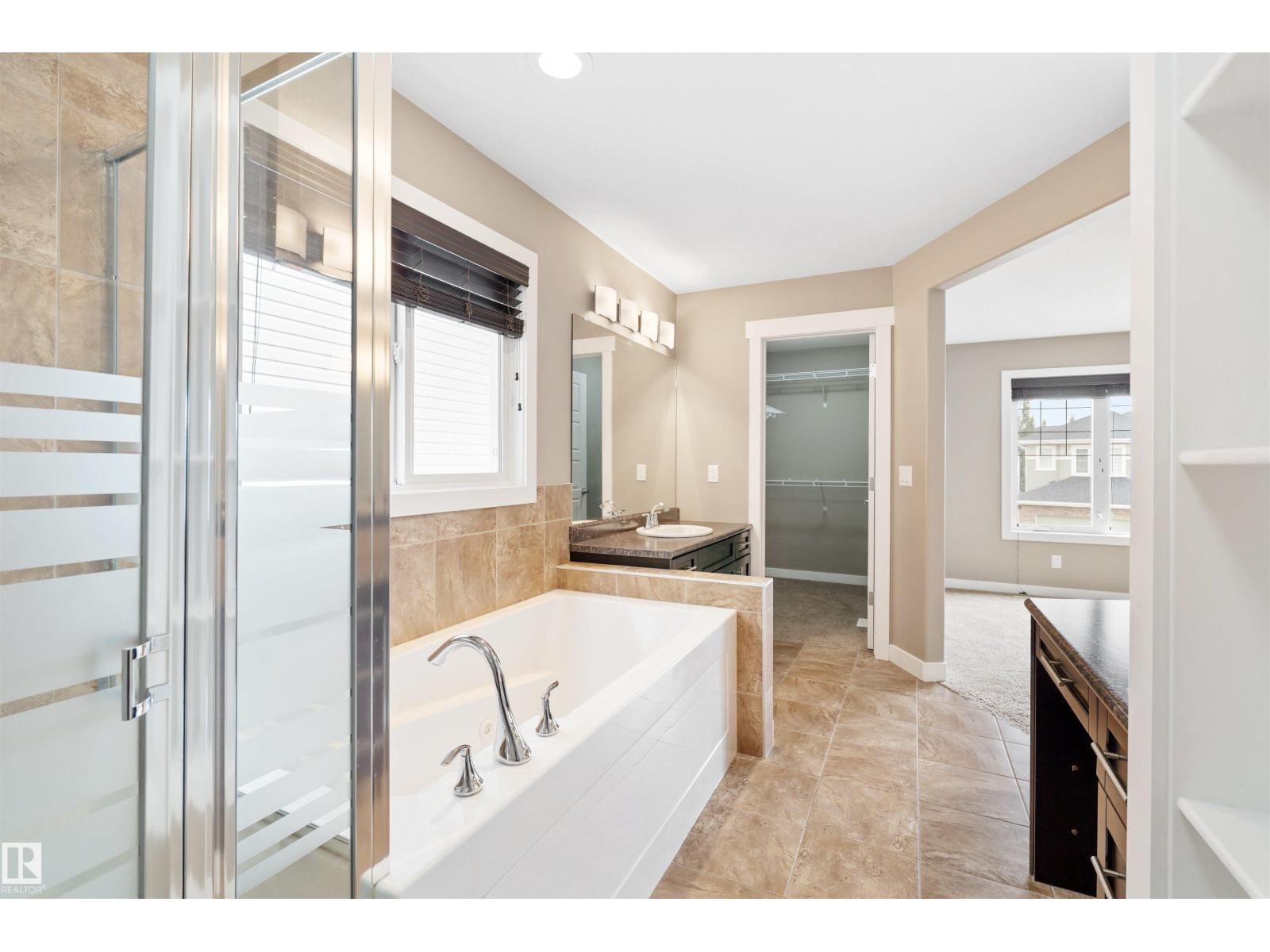 Photo 19 of 988 175 St Sw, Edmonton AB