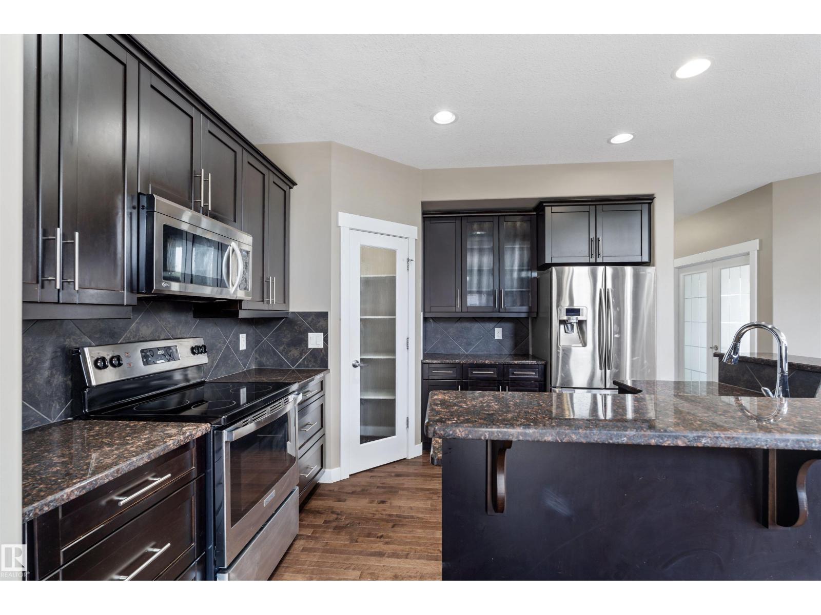 Photo 5 of 988 175 St Sw, Edmonton AB
