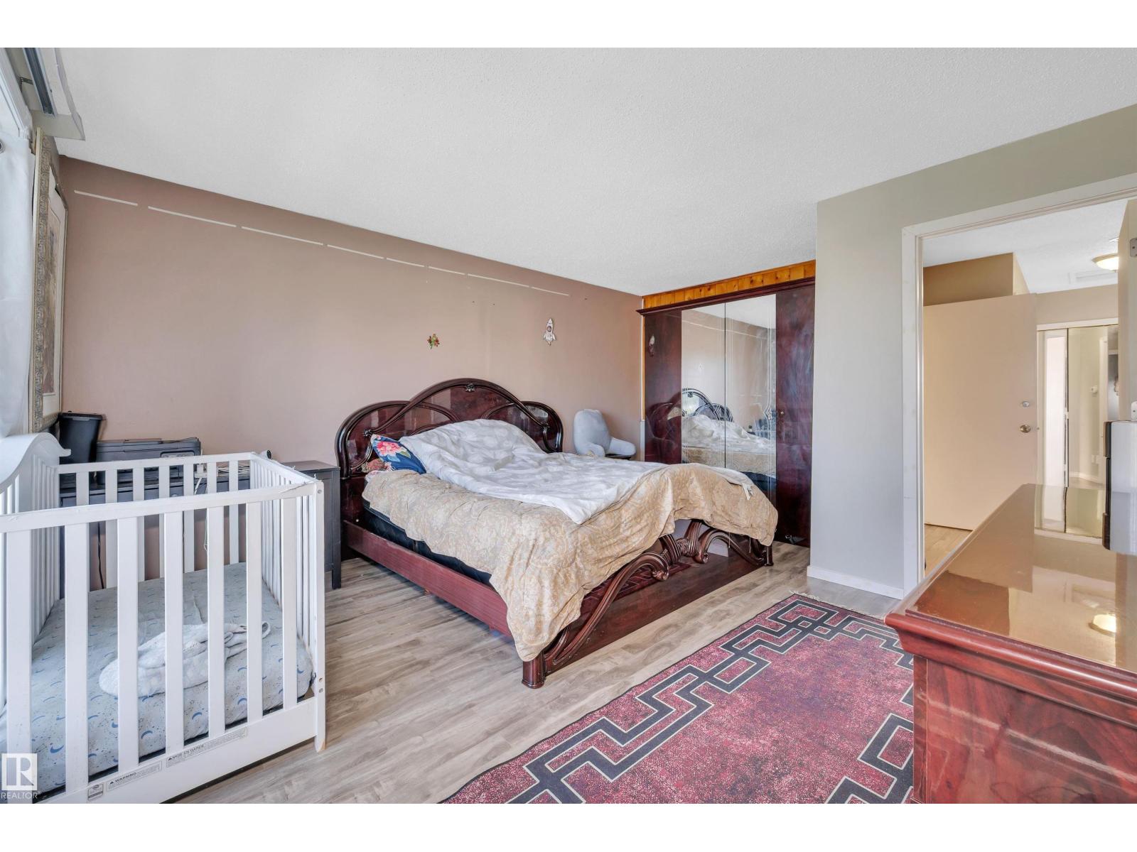 Photo 11 of 3011 139 Av Nw, Edmonton AB