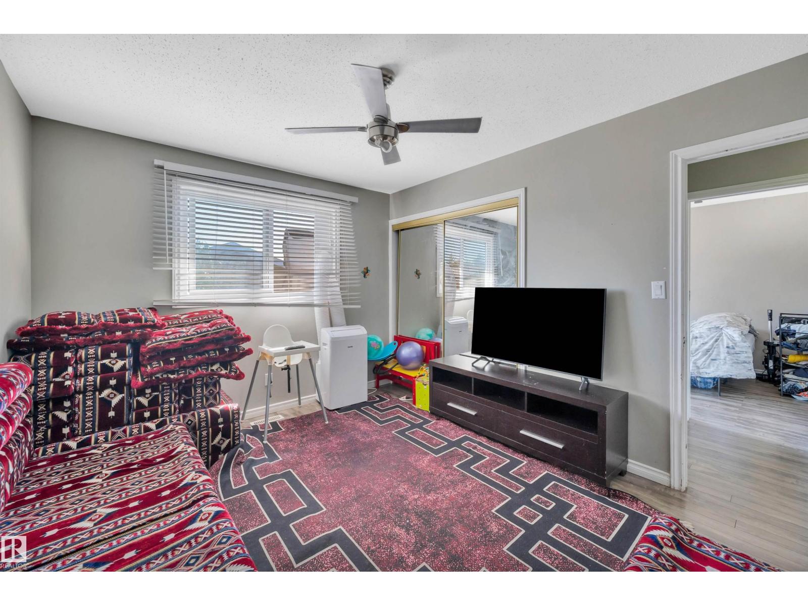 Photo 17 of 3011 139 Av Nw, Edmonton AB