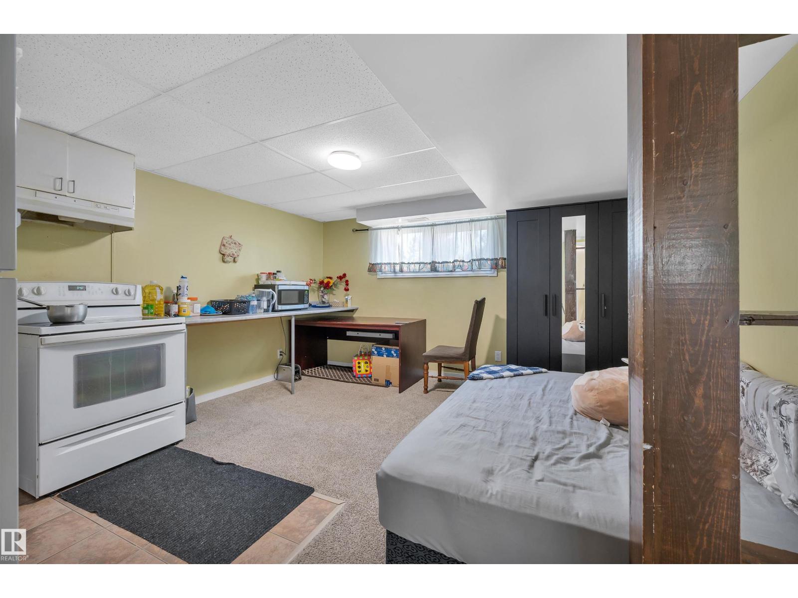 Photo 19 of 3011 139 Av Nw, Edmonton AB