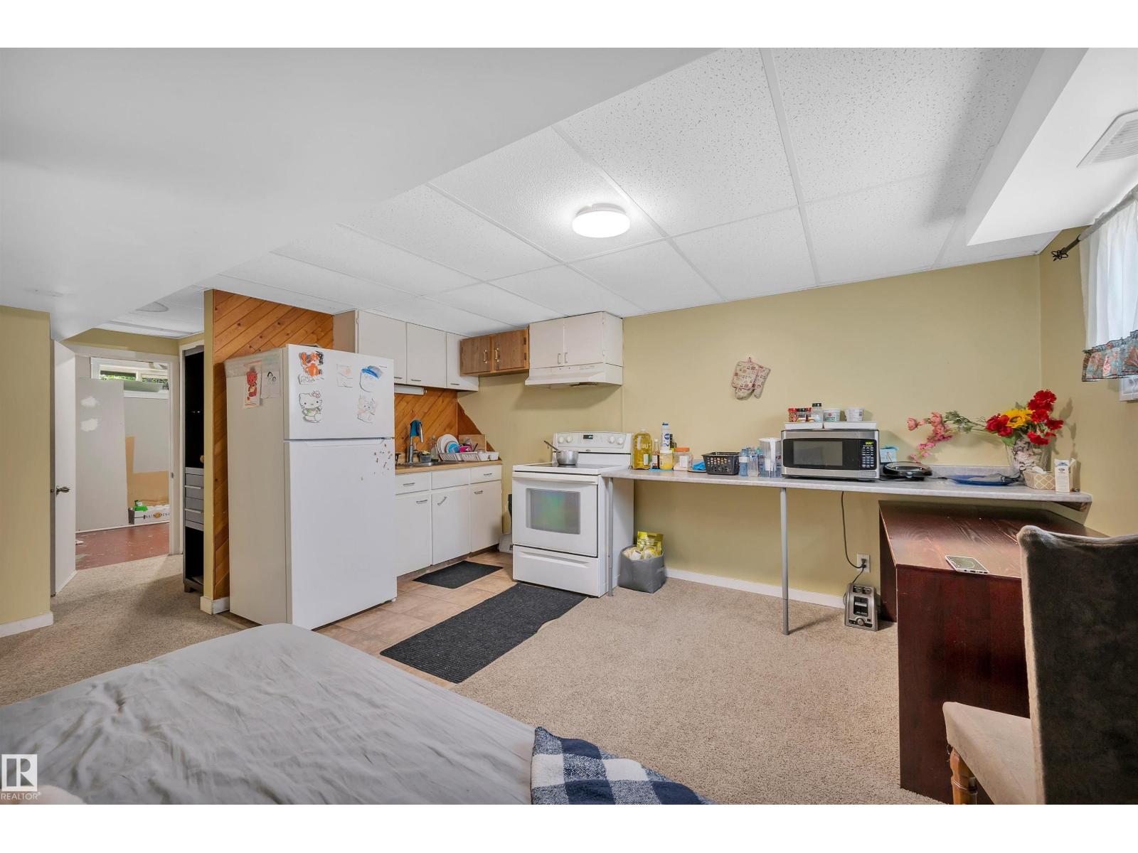 Photo 20 of 3011 139 Av Nw, Edmonton AB