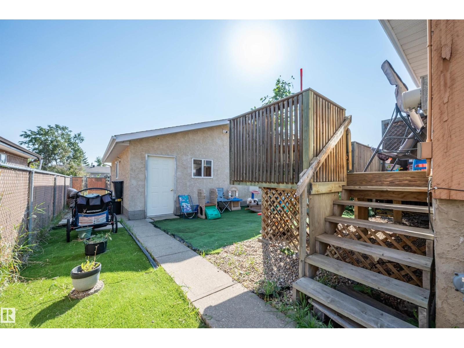 Photo 30 of 3011 139 Av Nw, Edmonton AB
