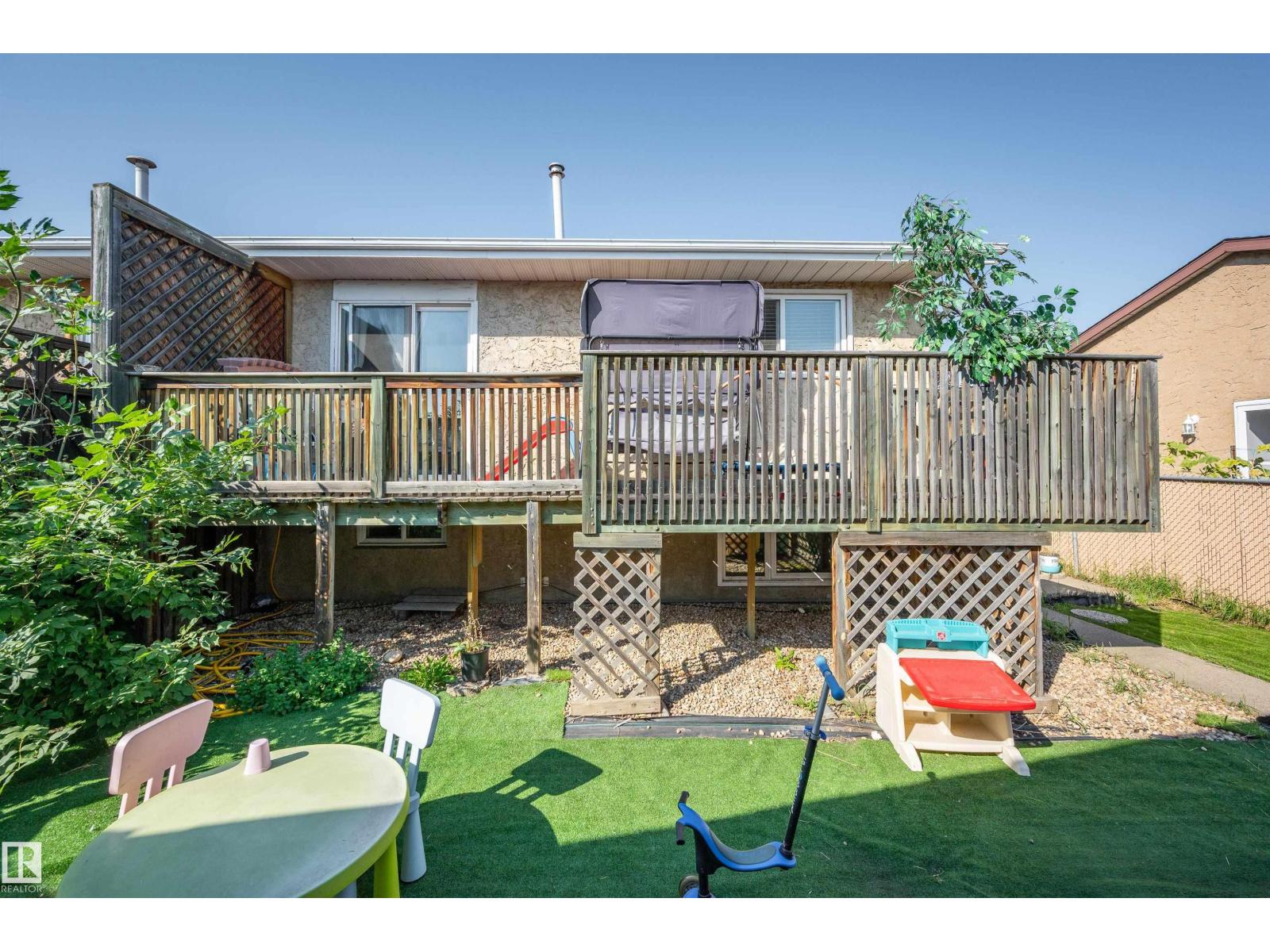 Photo 31 of 3011 139 Av Nw, Edmonton AB