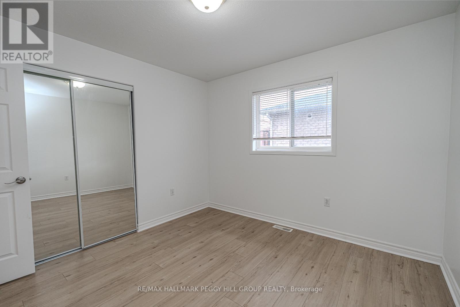Photo 10 of Upper 49 Forest Dale Drive, Barrie ON