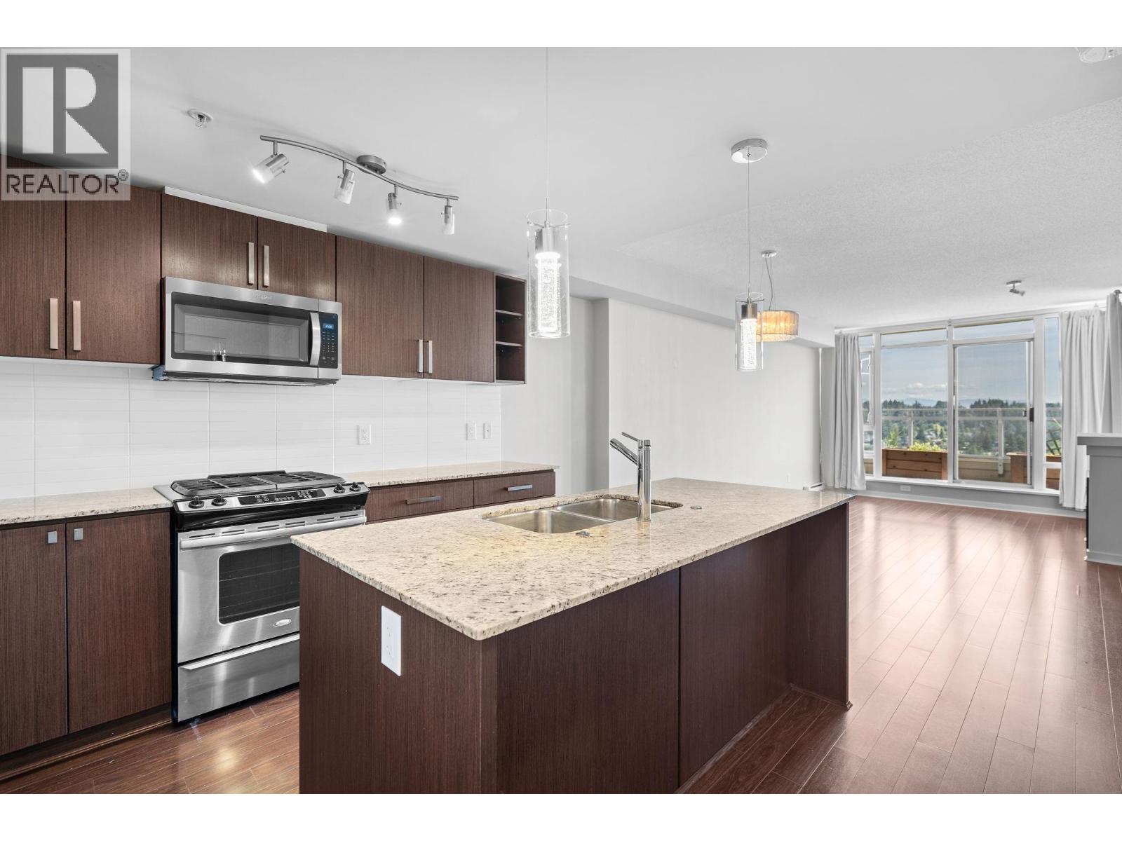 Photo 10 of 3606 9888 Cameron Street, Burnaby BC