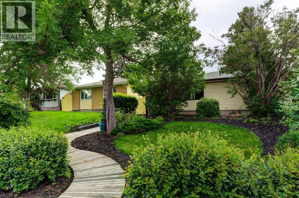 Photo 1 of 3228 31 A Avenue Se, Calgary AB