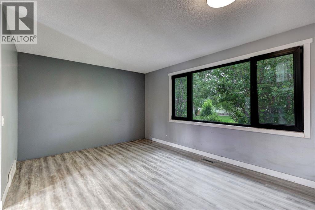 Photo 8 of 3228 31 A Avenue Se, Calgary AB