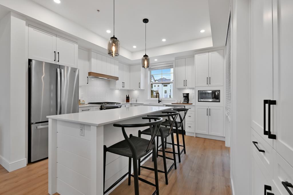 Photo 7 of 8 7967 197 Street, Langley BC