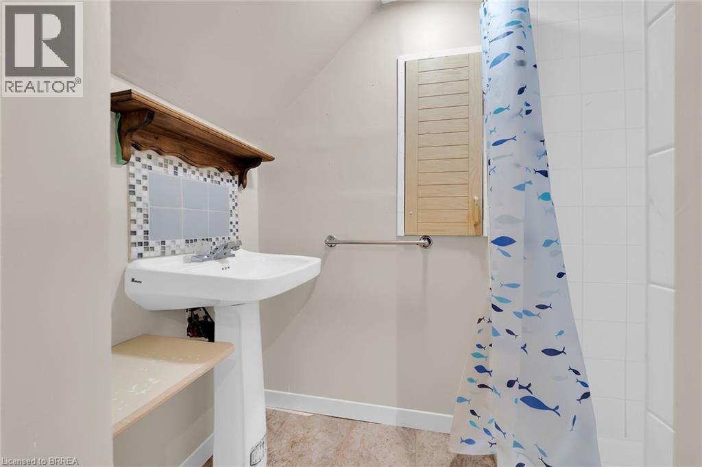 Photo 31 of 11 Colmar Place Unit 2, Dundas ON