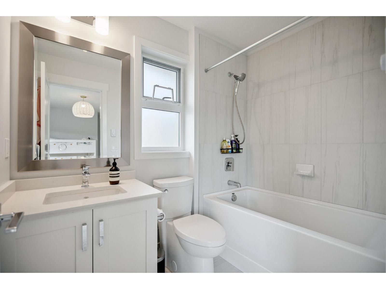 Photo 27 of 16628 104 Avenue, Surrey BC