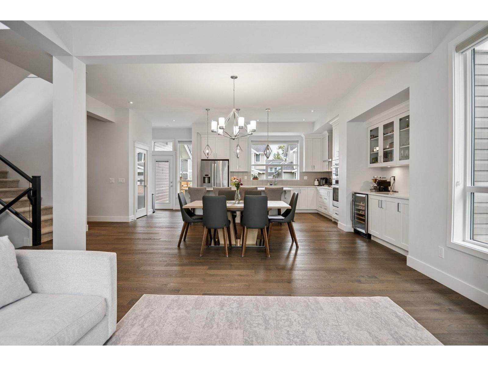 Photo 7 of 16628 104 Avenue, Surrey BC