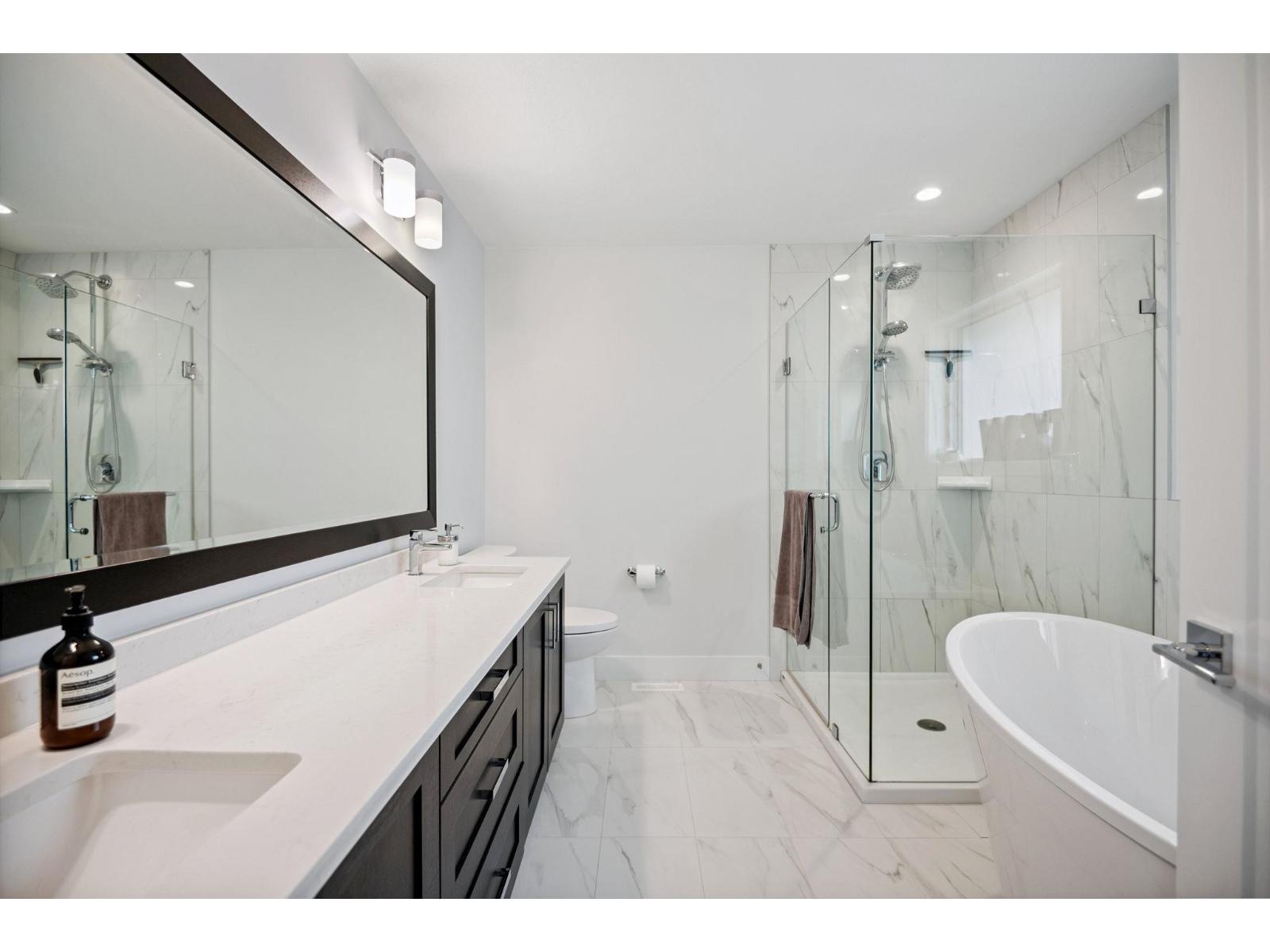 Photo 24 of 16628 104 Avenue, Surrey BC