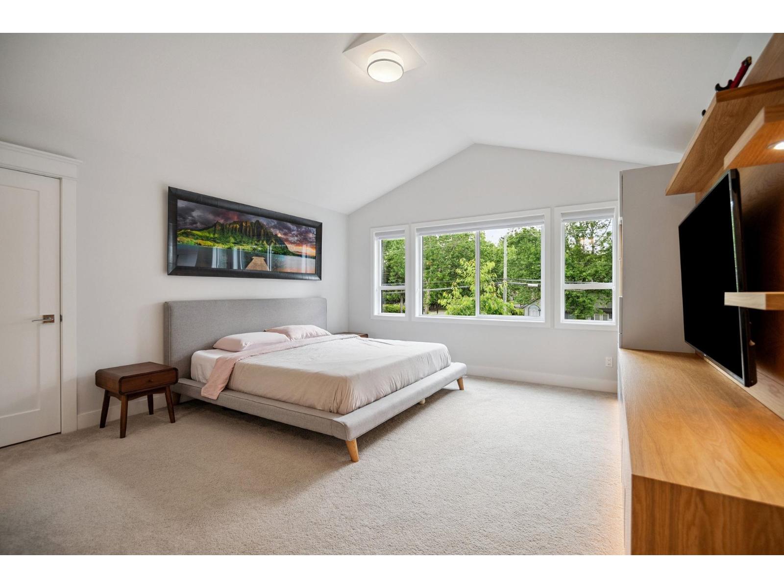 Photo 21 of 16628 104 Avenue, Surrey BC