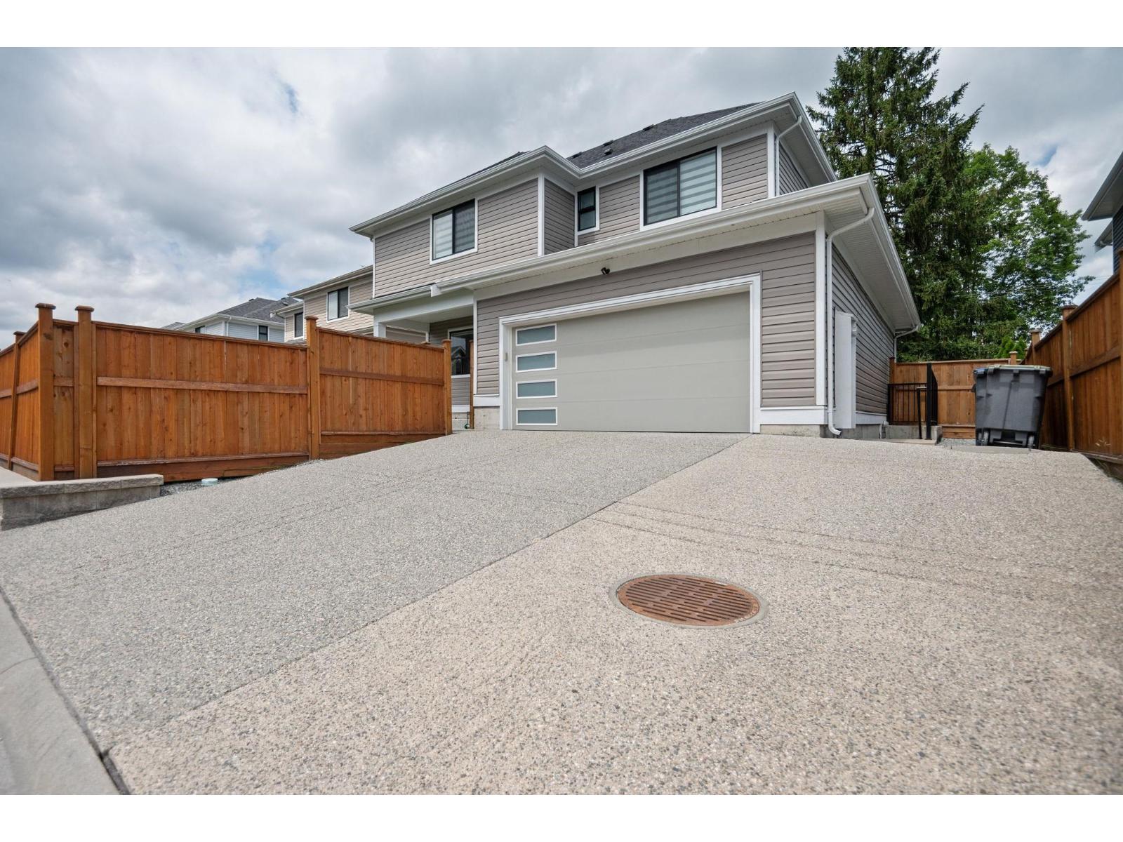 Photo 34 of 16628 104 Avenue, Surrey BC
