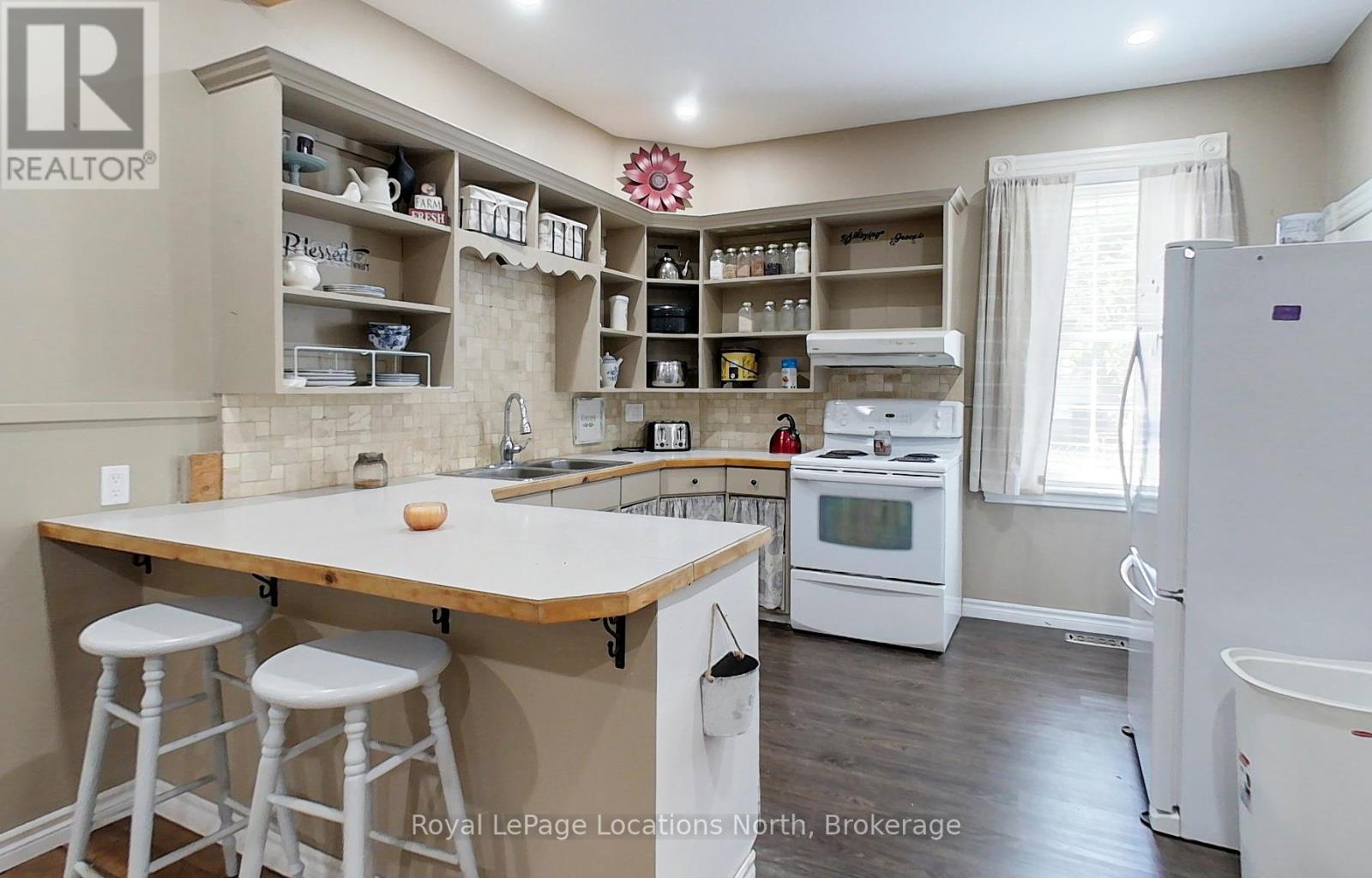 Photo 11 of 523 Hurontario Street, Collingwood ON