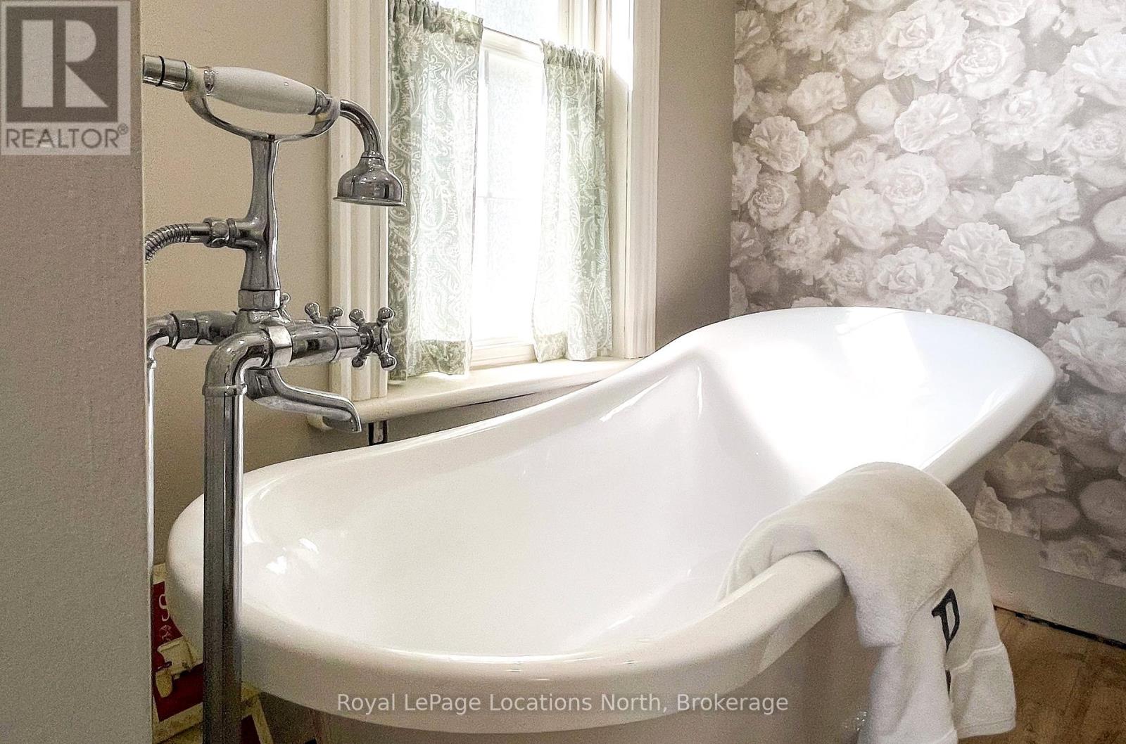 Photo 27 of 523 Hurontario Street, Collingwood ON