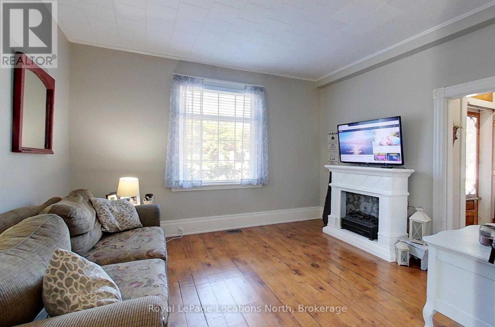 Photo 3 of 523 Hurontario Street, Collingwood ON