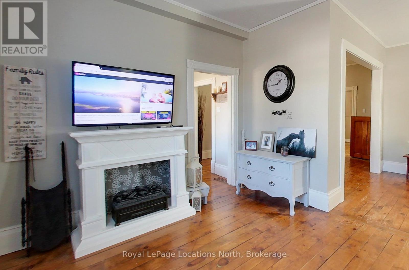 Photo 4 of 523 Hurontario Street, Collingwood ON