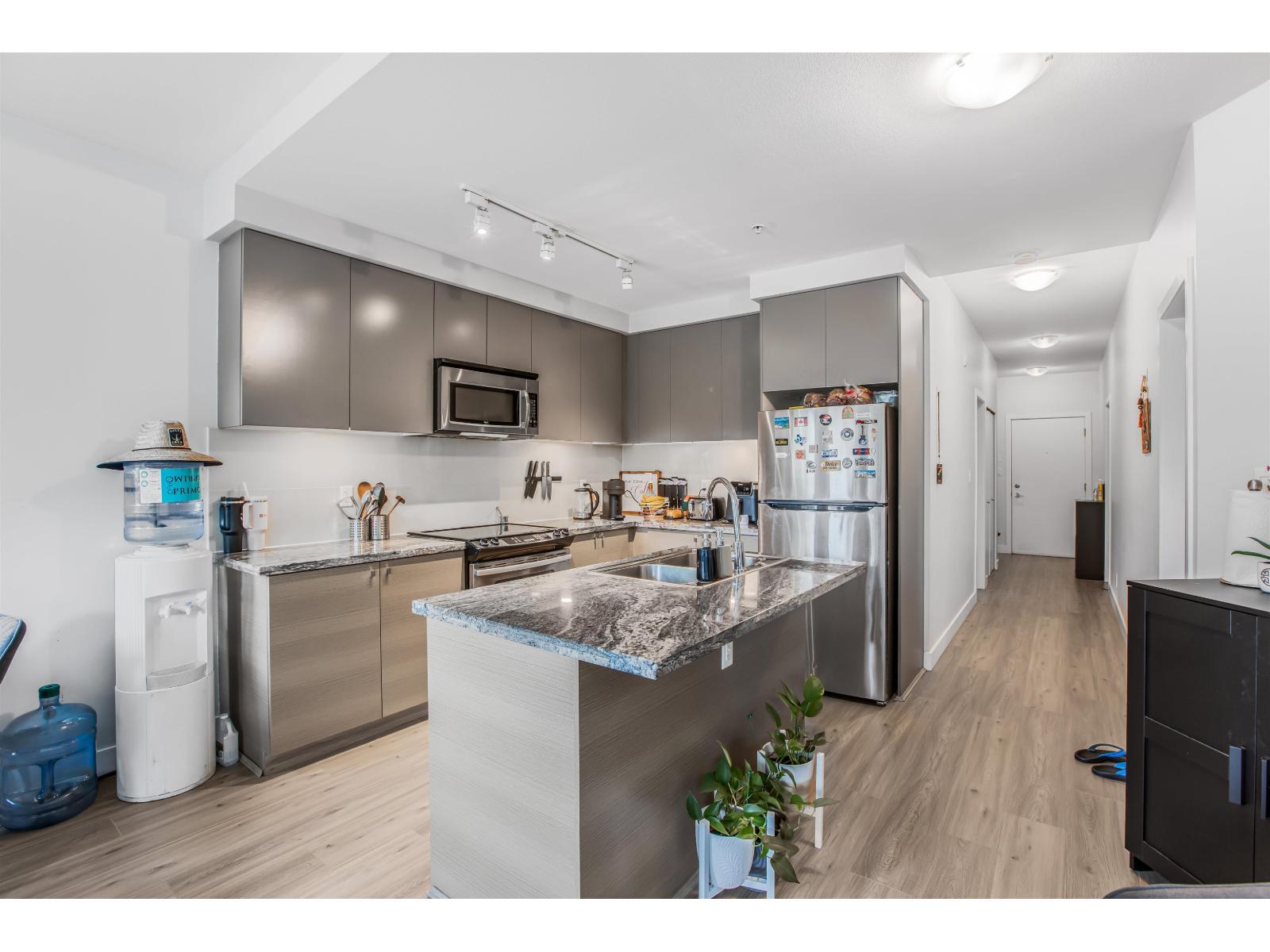 Photo 8 of 209 6430 194 Street, Surrey BC