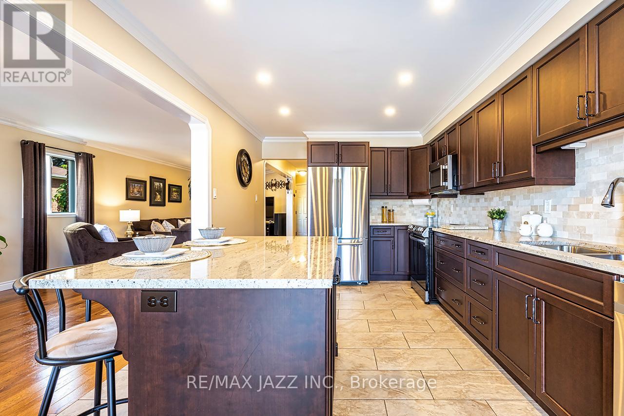 Photo 17 of 78 Bonnycastle Drive, Clarington ON