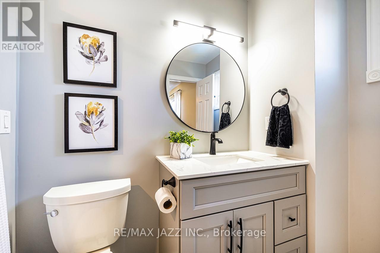 Photo 31 of 78 Bonnycastle Drive, Clarington ON