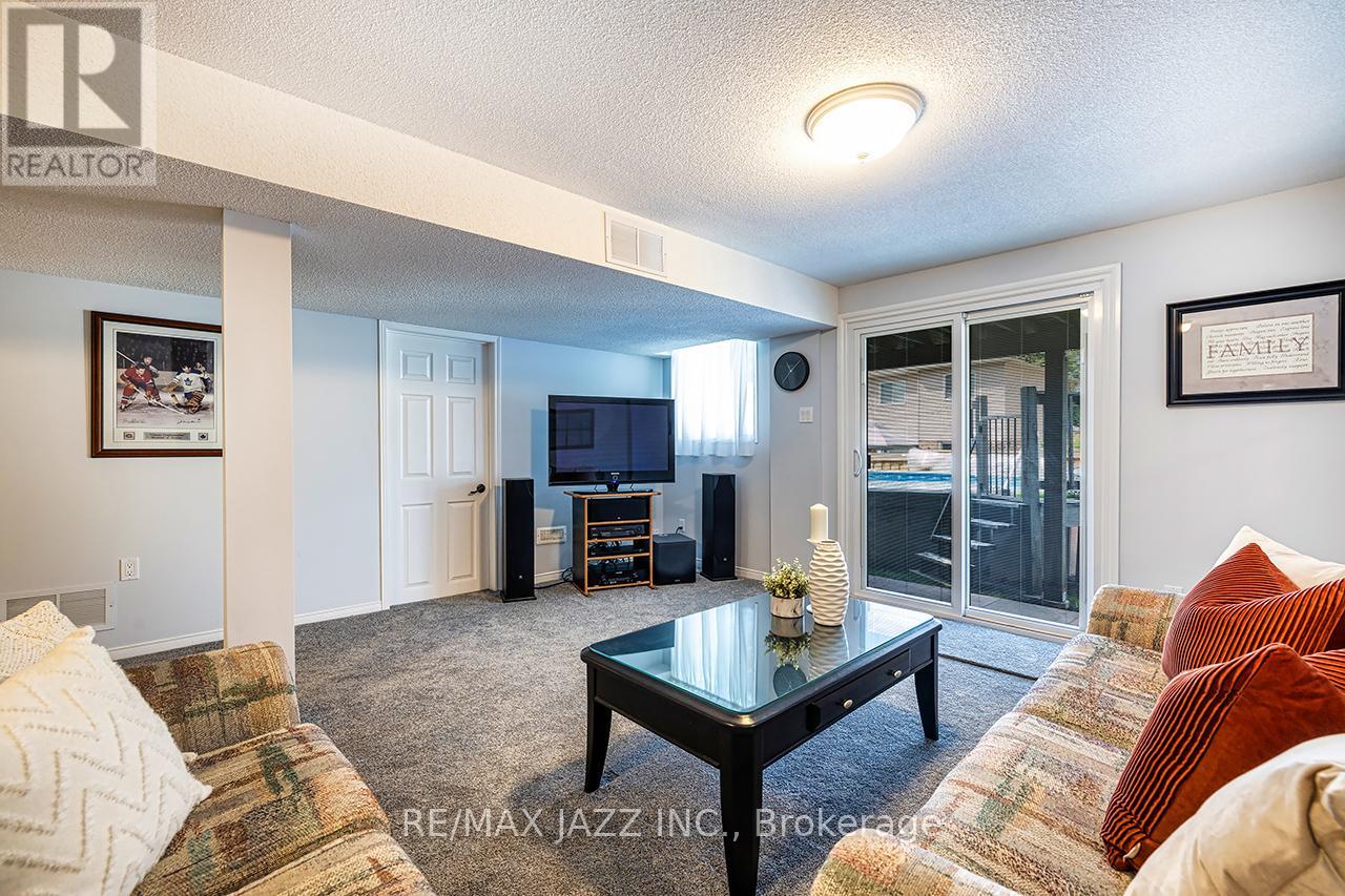 Photo 41 of 78 Bonnycastle Drive, Clarington ON