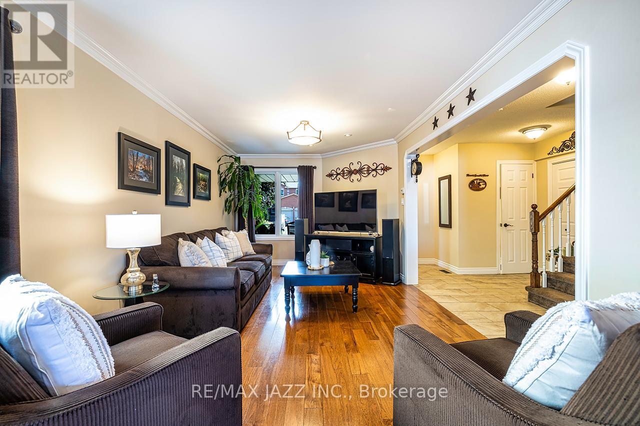 Photo 8 of 78 Bonnycastle Drive, Clarington ON