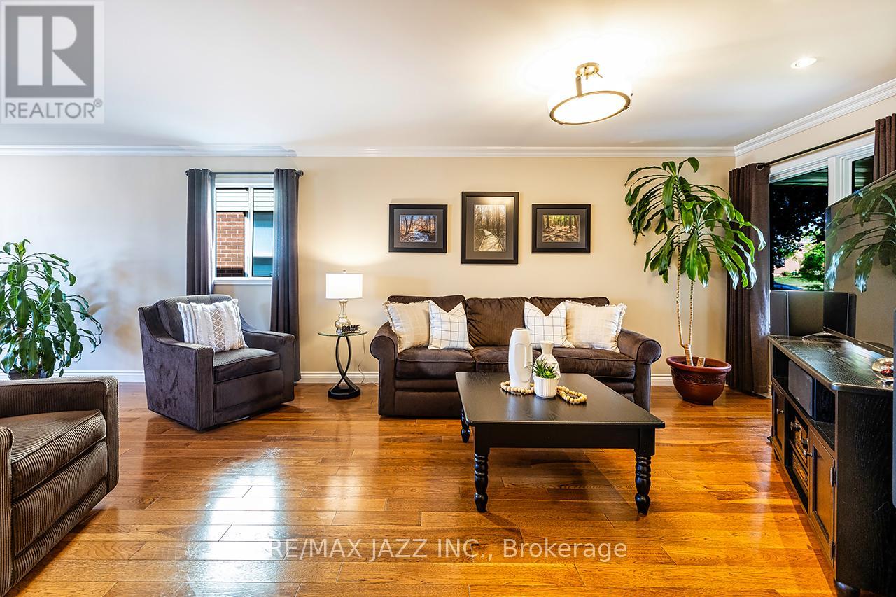 Photo 6 of 78 Bonnycastle Drive, Clarington ON